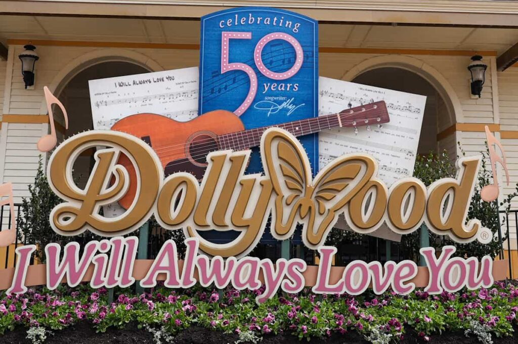 dollywood closing